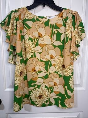 DR2 Green and Beige Floral Flutter Sleeve Blouse
